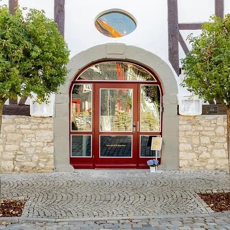 & Restaurant Brauner Hirsch